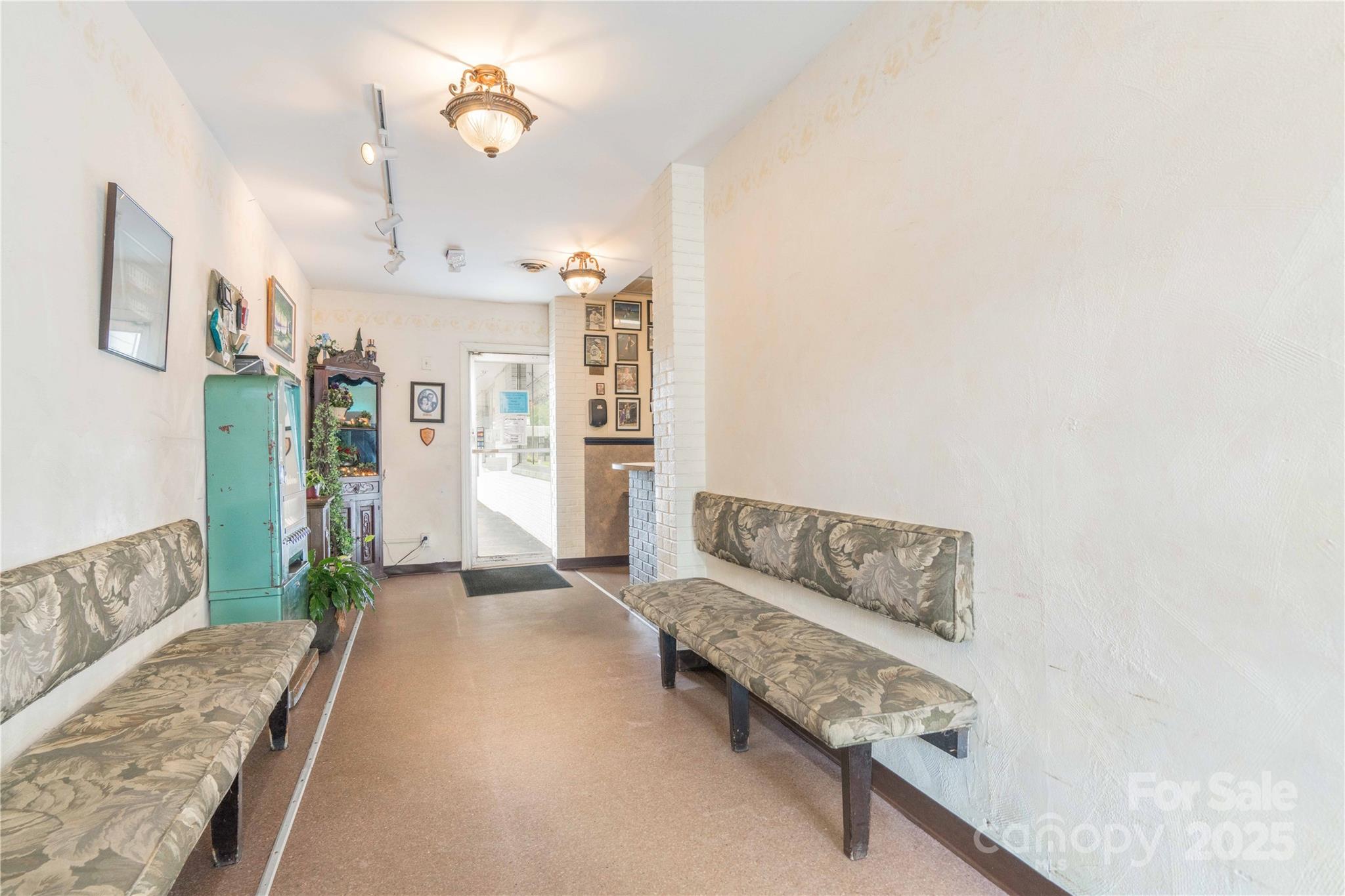 3449 Robinhood Road Winston Salem NC 27106