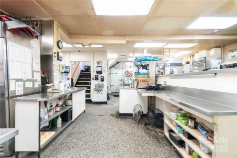 3449 Robinhood Road Winston Salem NC 27106