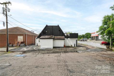 3449 Robinhood Road Winston Salem NC 27106