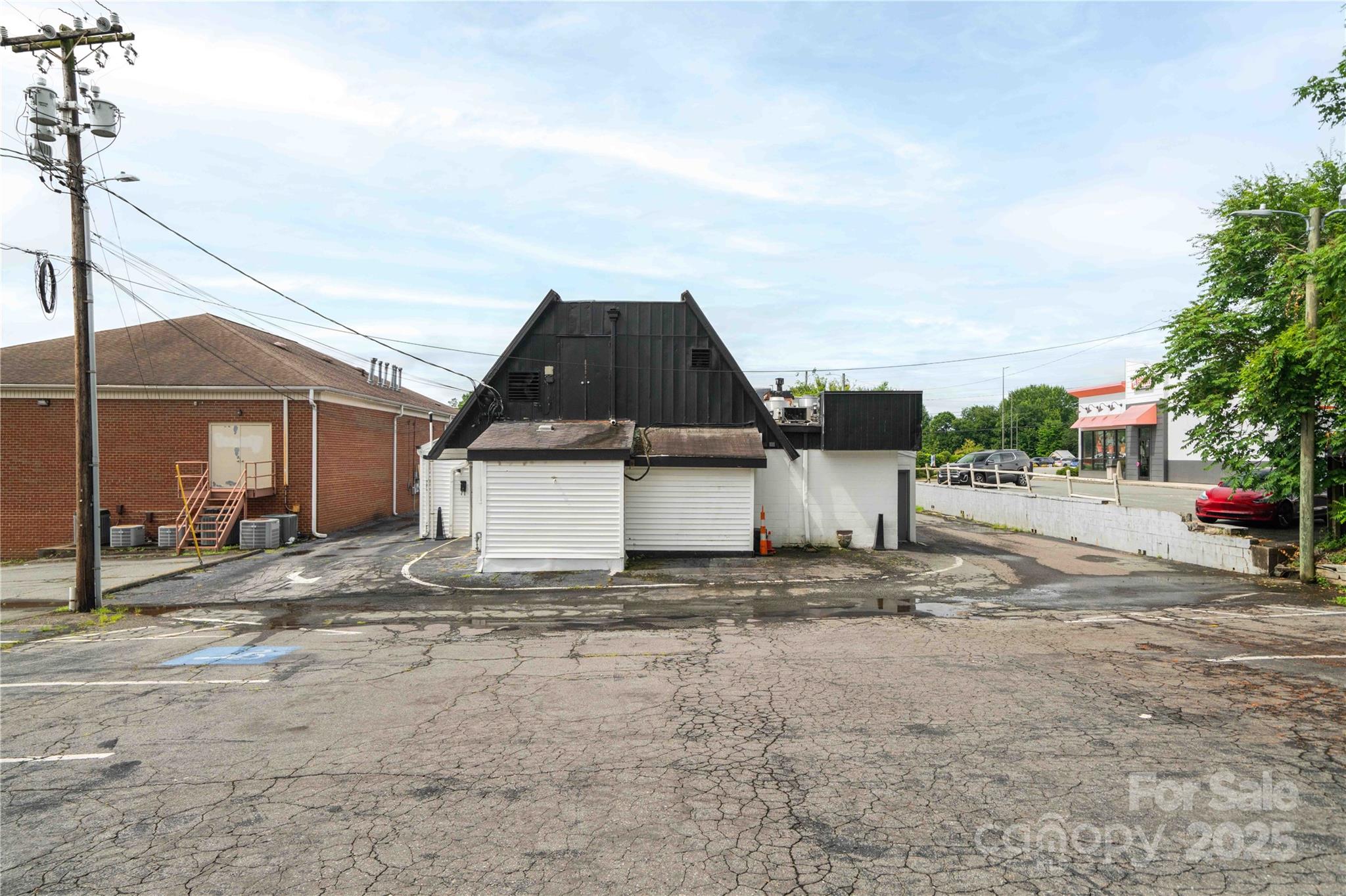 3449 Robinhood Road Winston Salem NC 27106