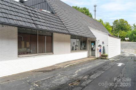 3449 Robinhood Road Winston Salem NC 27106