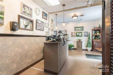 3449 Robinhood Road Winston Salem NC 27106
