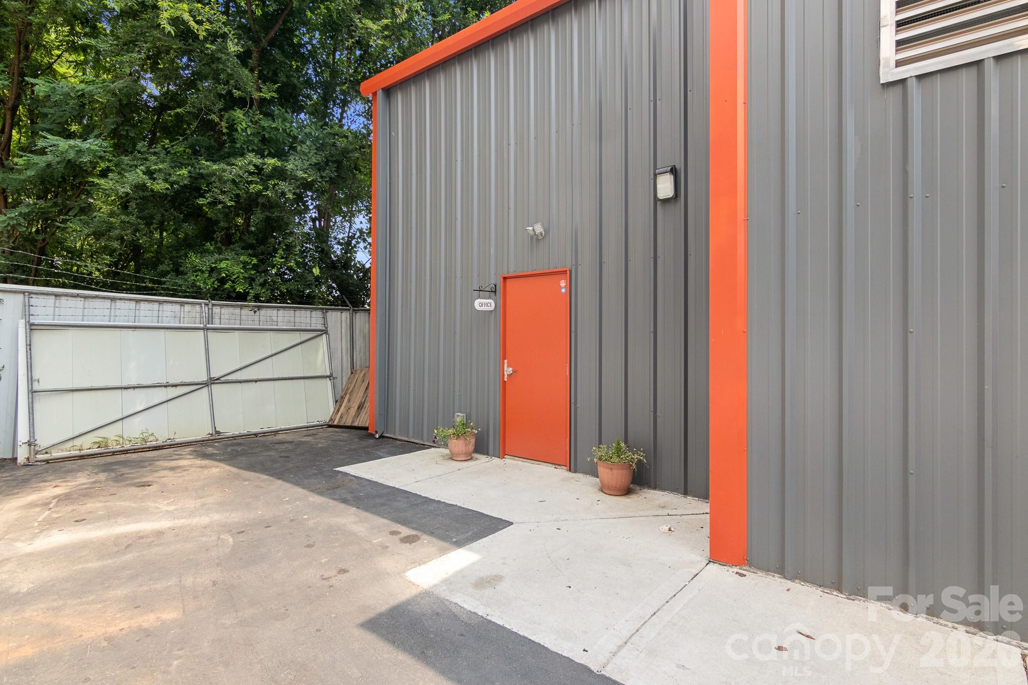 3413 S Tryon Street Charlotte NC 28217
