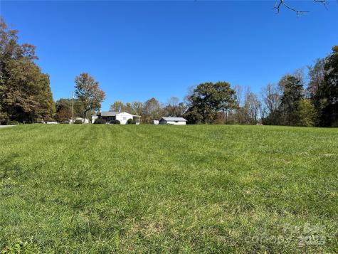 180 Holbrook Road Candler NC 28715