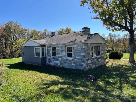 180 Holbrook Road Candler NC 28715