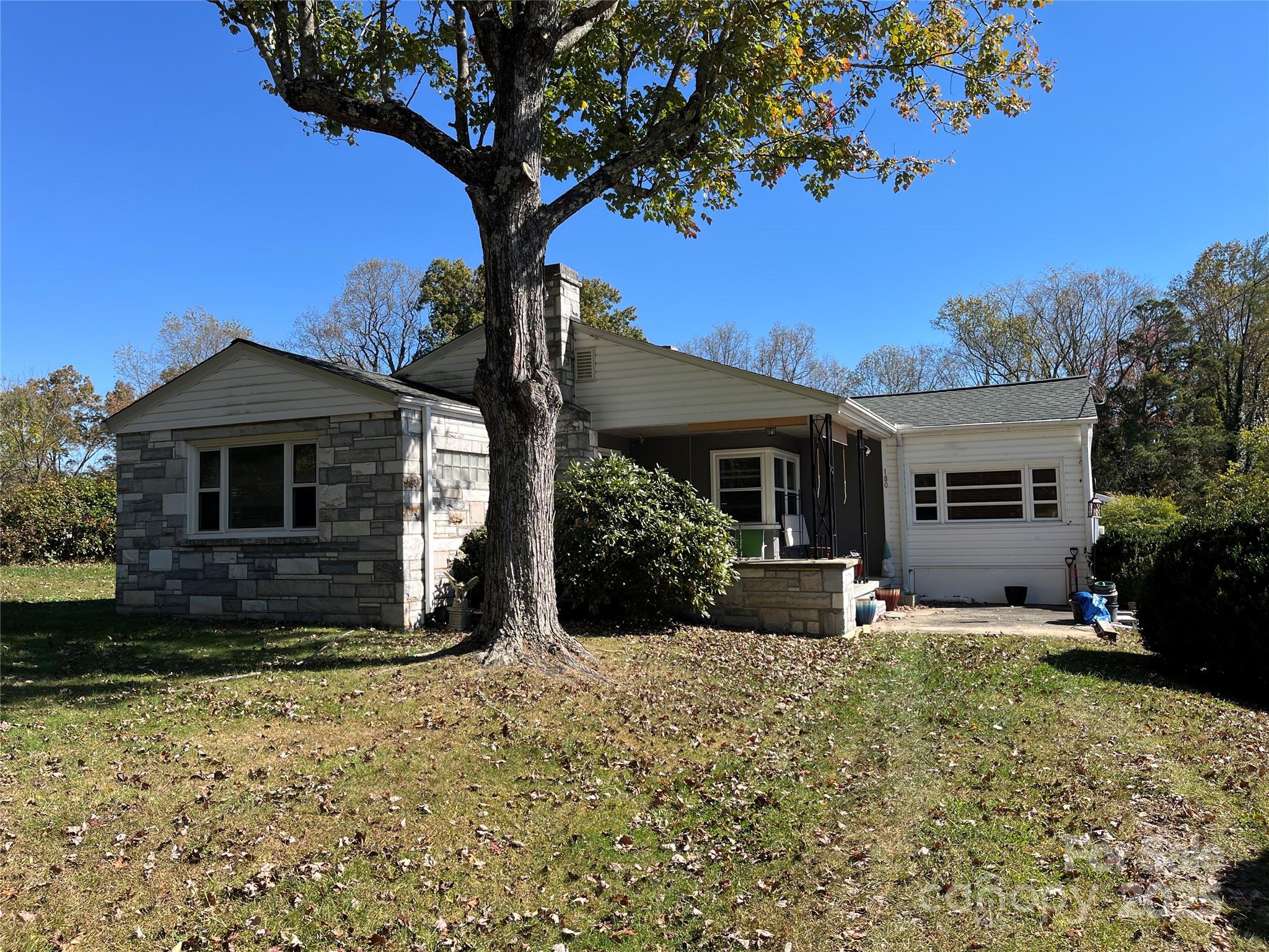 180 Holbrook Road Candler NC 28715