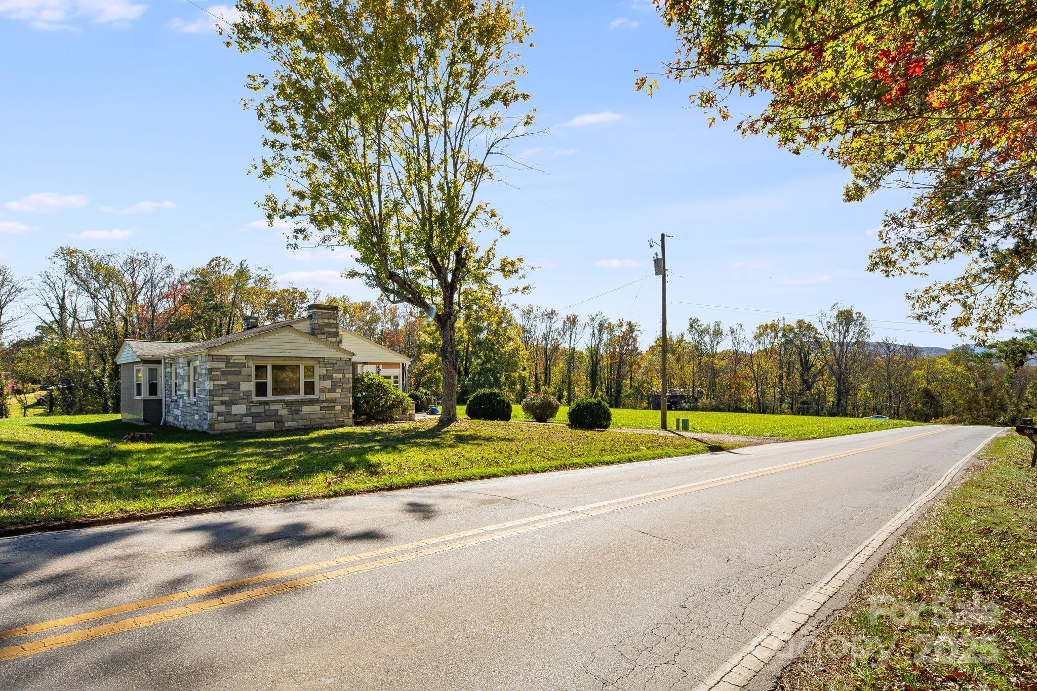 180 Holbrook Road Candler NC 28715