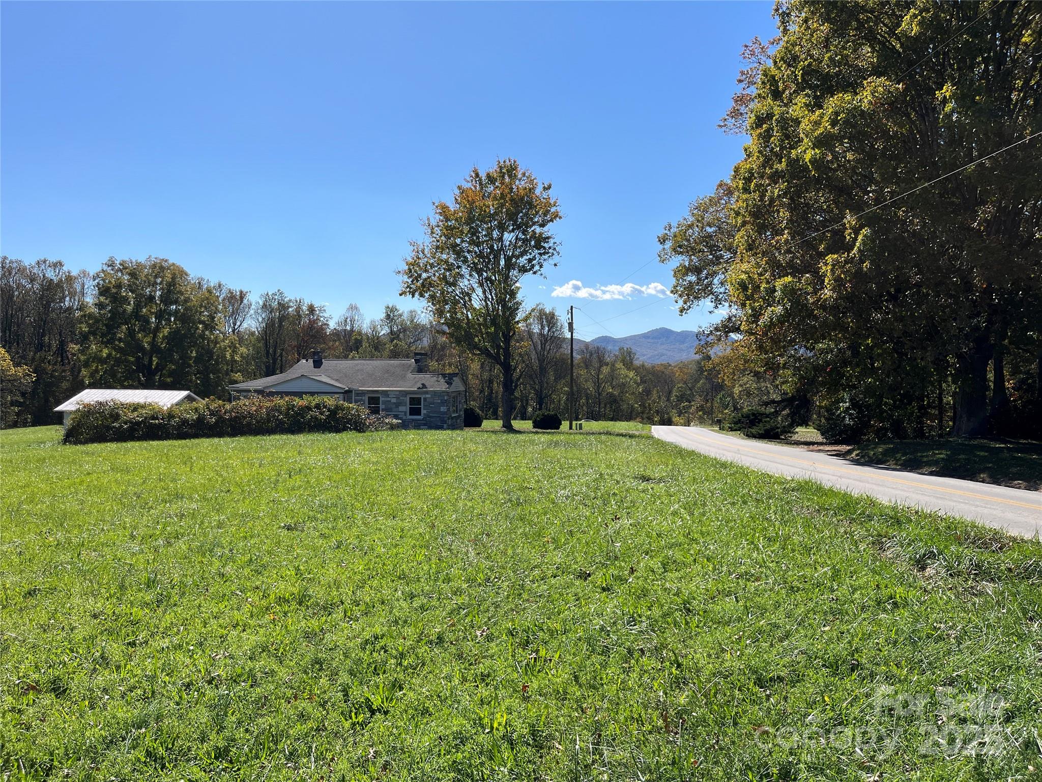 180 Holbrook Road Candler NC 28715