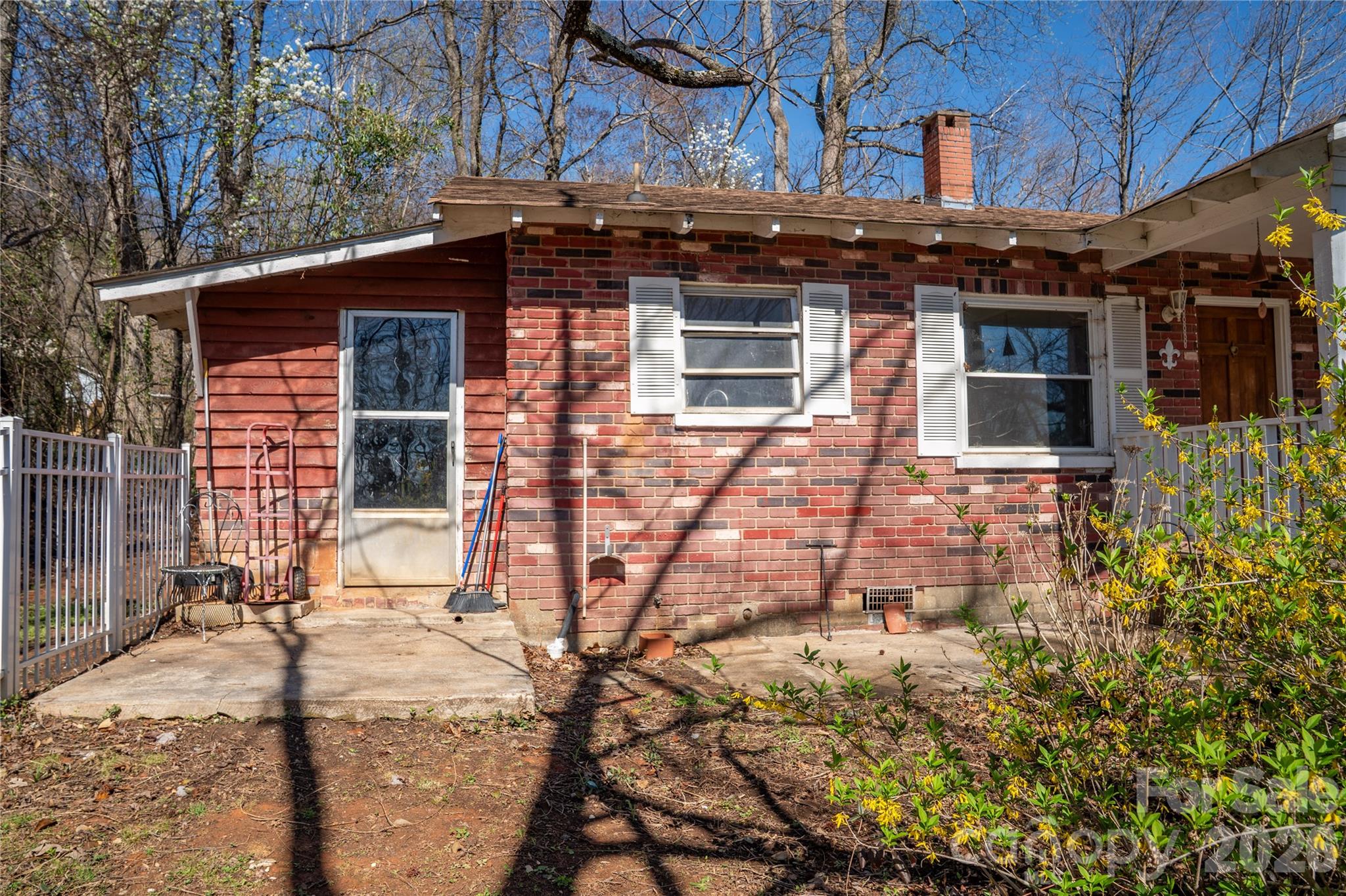 525 E Mills Street E Columbus NC 28722