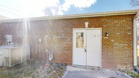 2303 E Main Street Lincolnton NC 28092