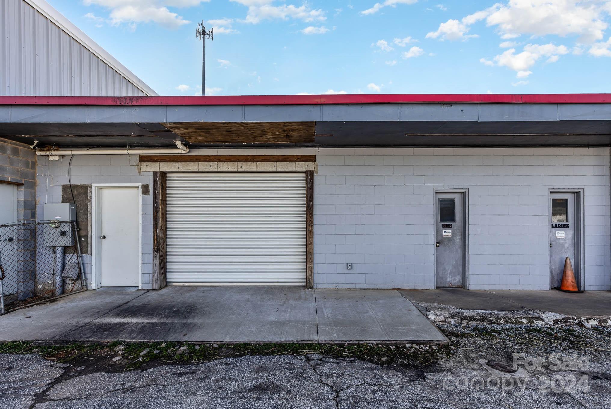 1041 N Main Street Mooresville NC 28115
