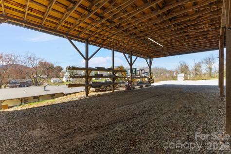 17 Red Leaf Road Asheville NC 28806