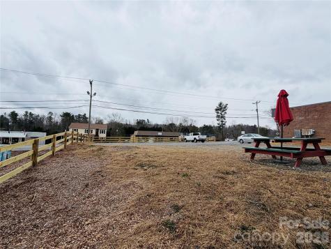 2020 Asheville Highway Hendersonville NC 28791