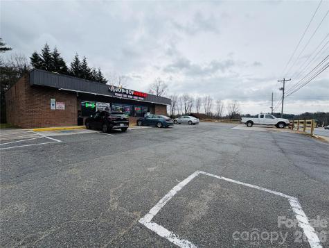 2020 Asheville Highway Hendersonville NC 28791