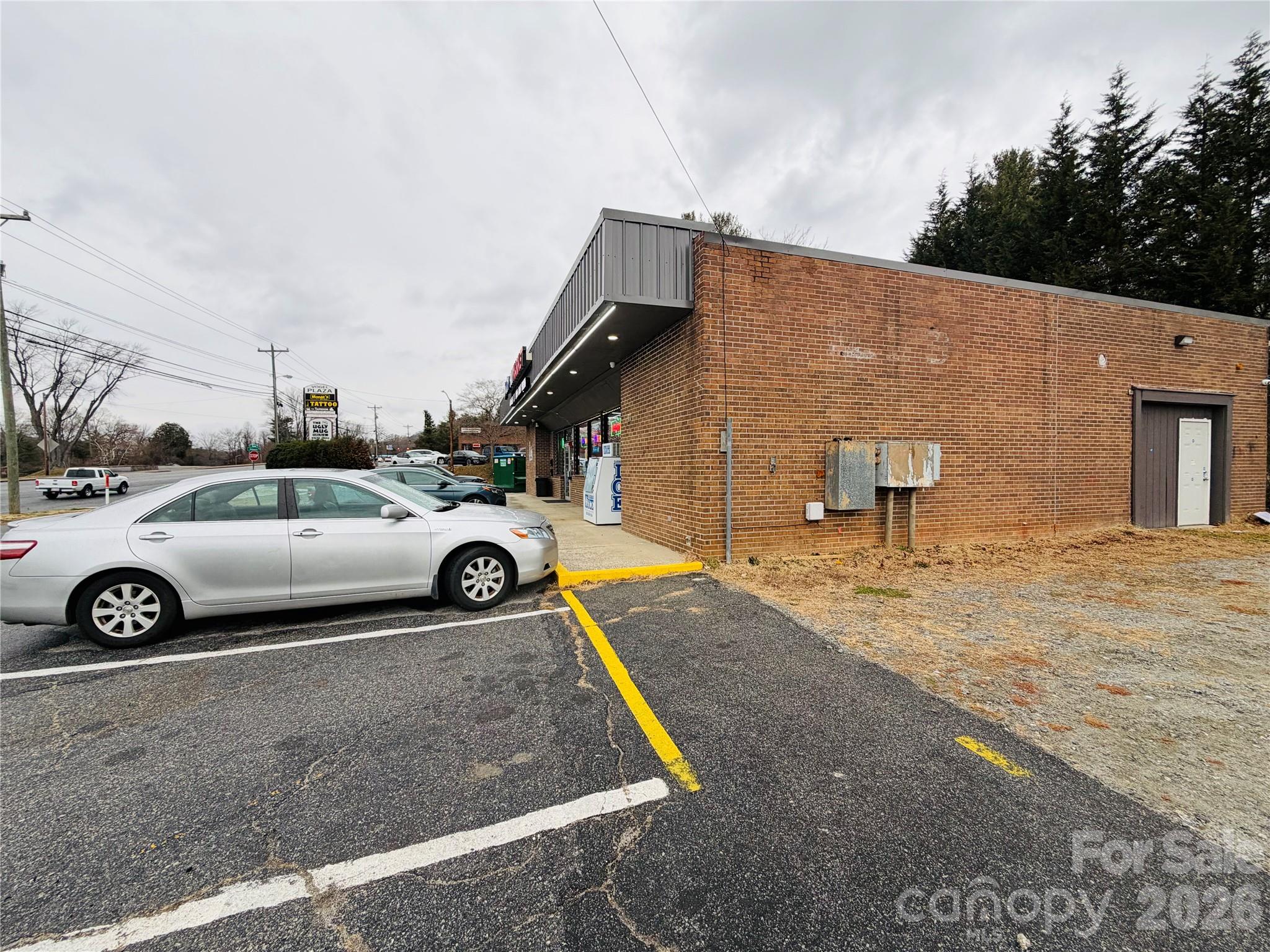 2020 Asheville Highway Hendersonville NC 28791