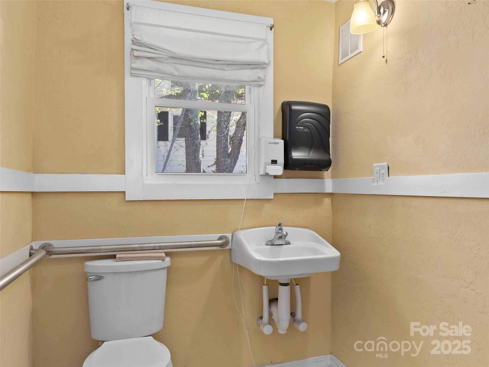 99 Walnut Street Waynesville NC 28786