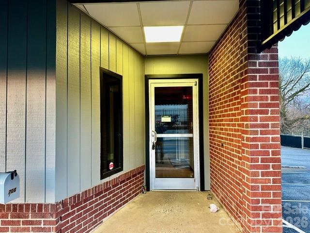 706 Main Avenue NW Hickory NC 28601
