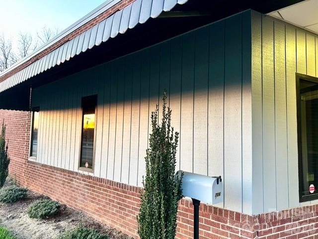 706 Main Avenue NW Hickory NC 28601