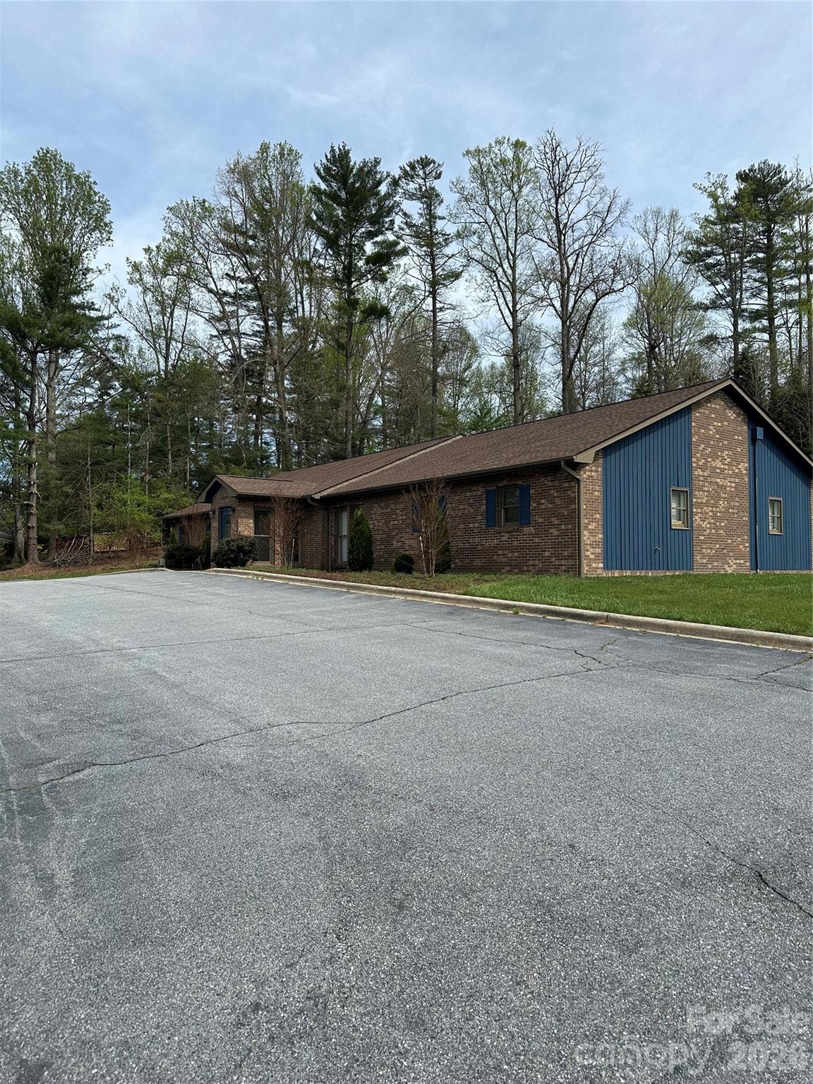 2920 Haywood Road Hendersonville NC 28791