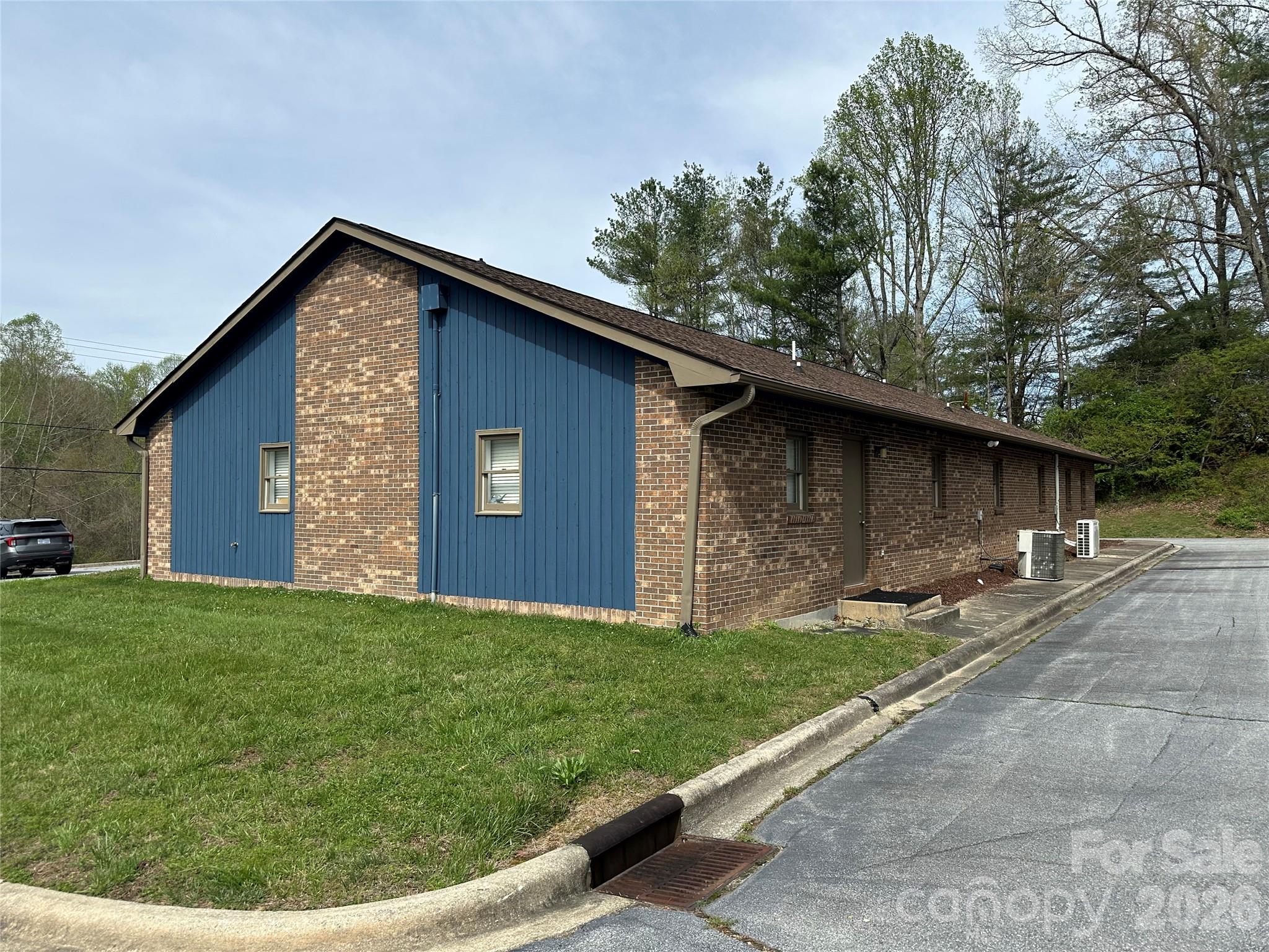 2920 Haywood Road Hendersonville NC 28791