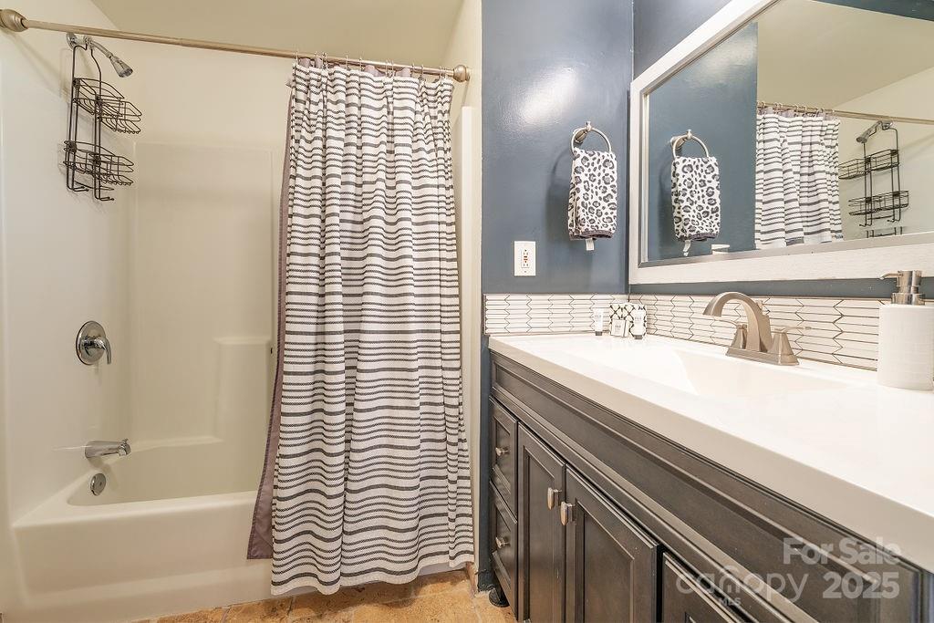 33 Carolina Lane Asheville NC 28801