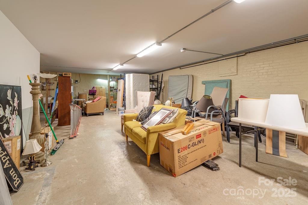 33 Carolina Lane Asheville NC 28801
