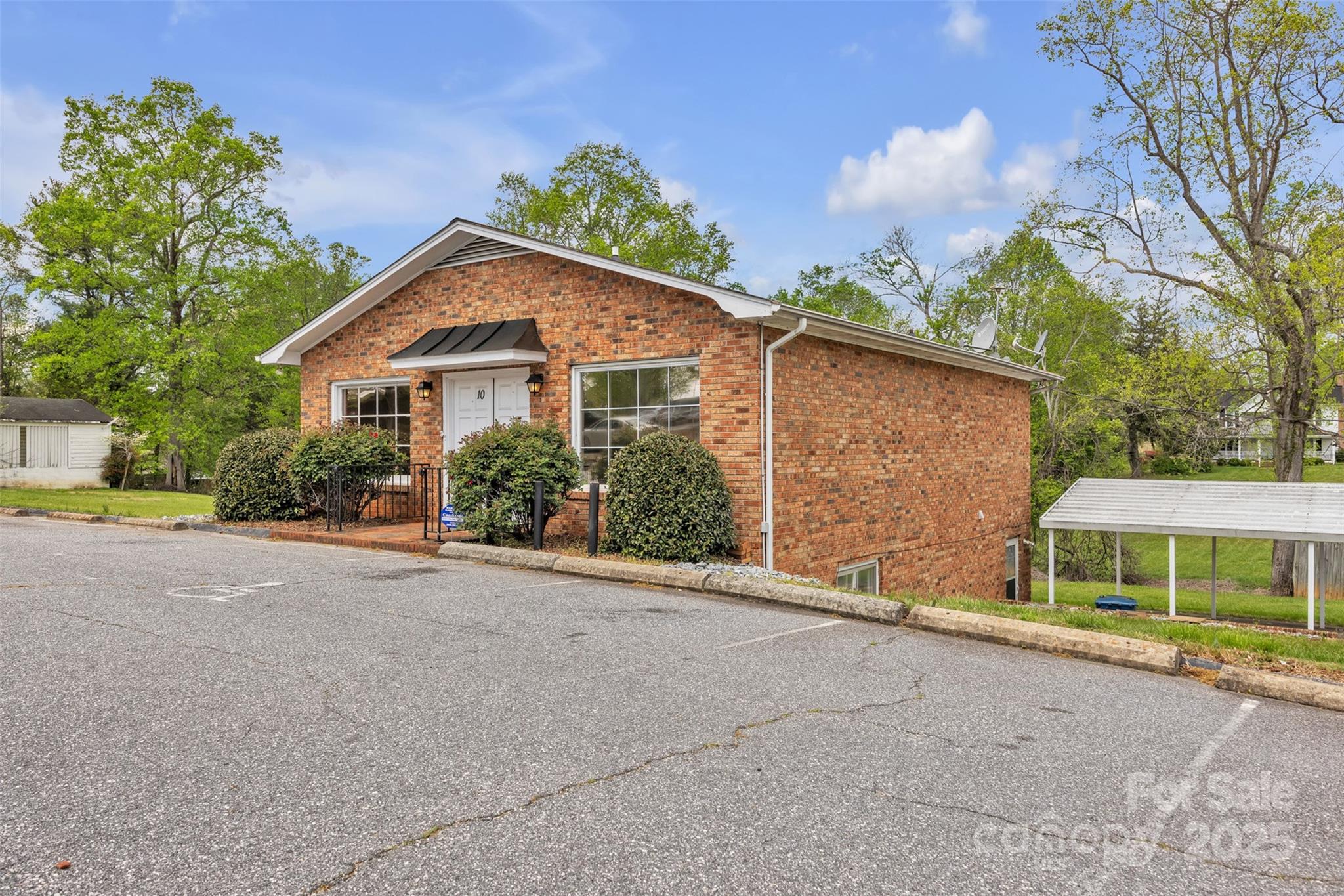 10 1st Avenue NW Taylorsville NC 28681