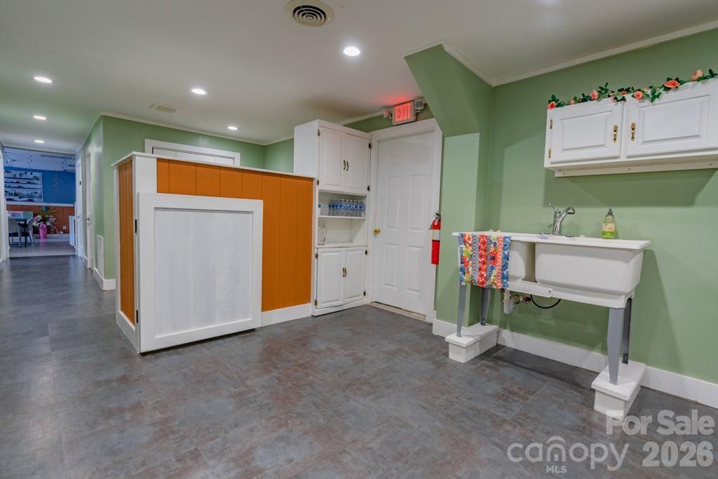 1080 Main Street Lenoir NC 28645