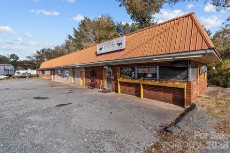 1128 N Main Street Oakboro NC 28129