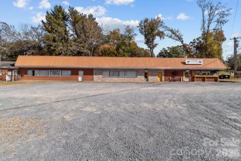 1128 N Main Street Oakboro NC 28129