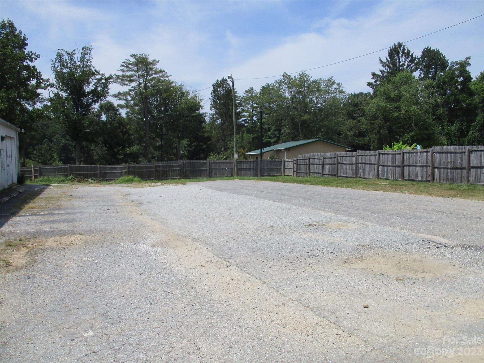 2247 Hendersonville Road Arden NC 28704