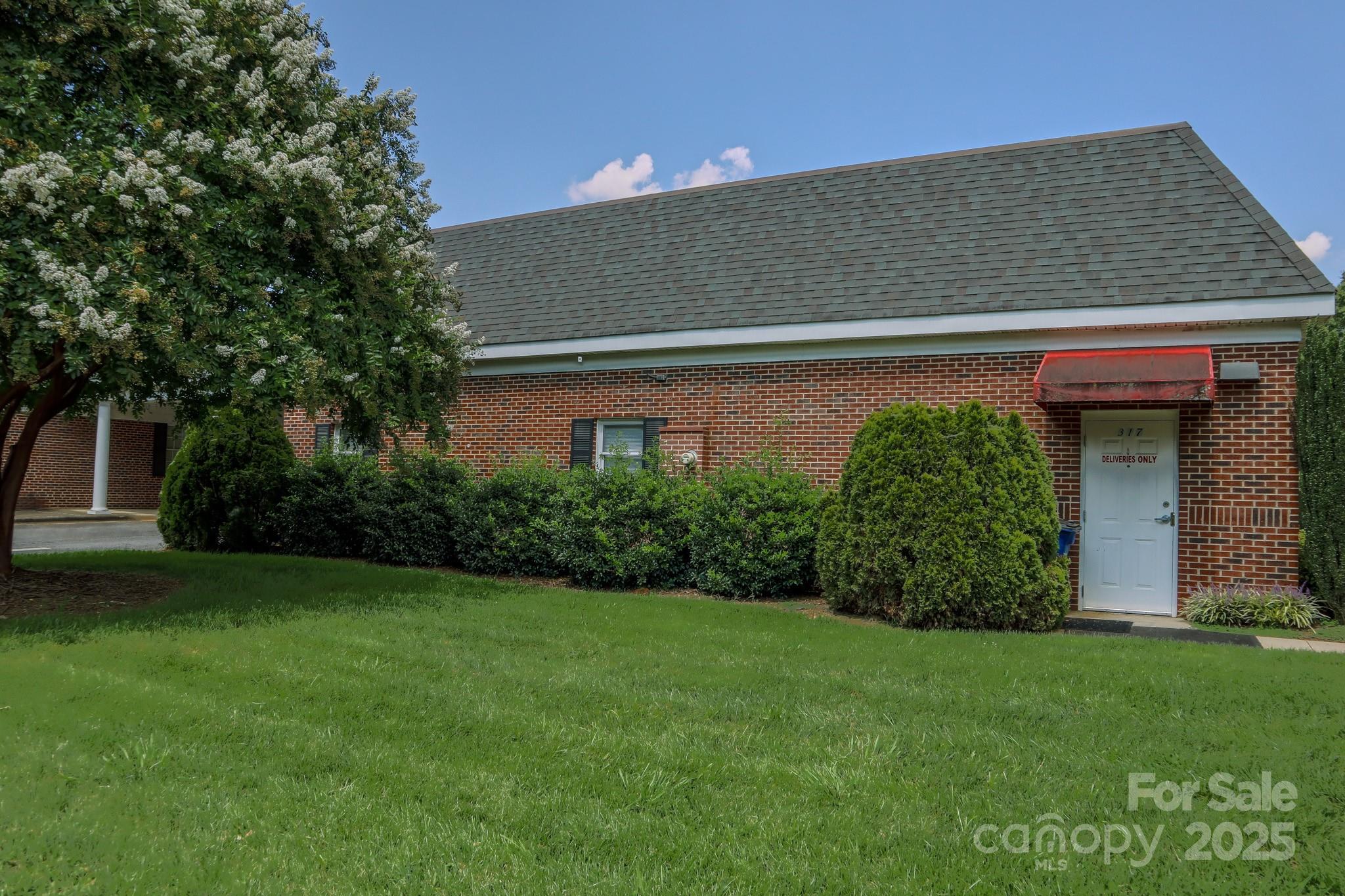 317 1st Street E Conover NC 28613