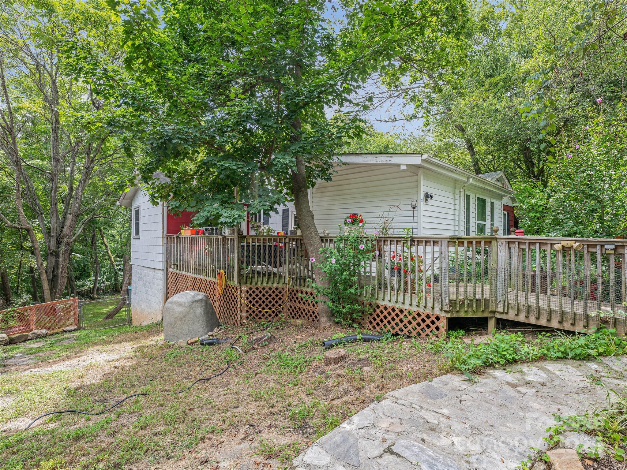 220, 226 & 99999 Hazel Mill Road Asheville NC 28806