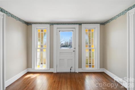 121 5th Avenue NE Hickory NC 28601