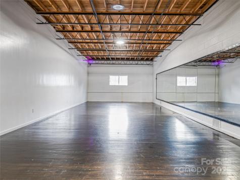 105 W Henderson Street Marion NC 28752