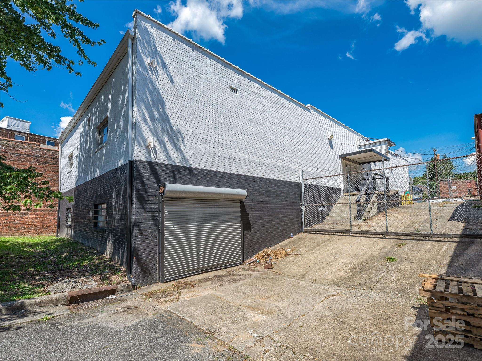 105 W Henderson Street Marion NC 28752