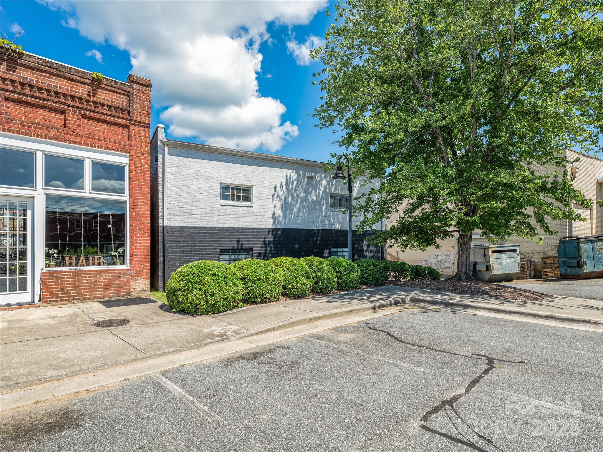 105 W Henderson Street Marion NC 28752