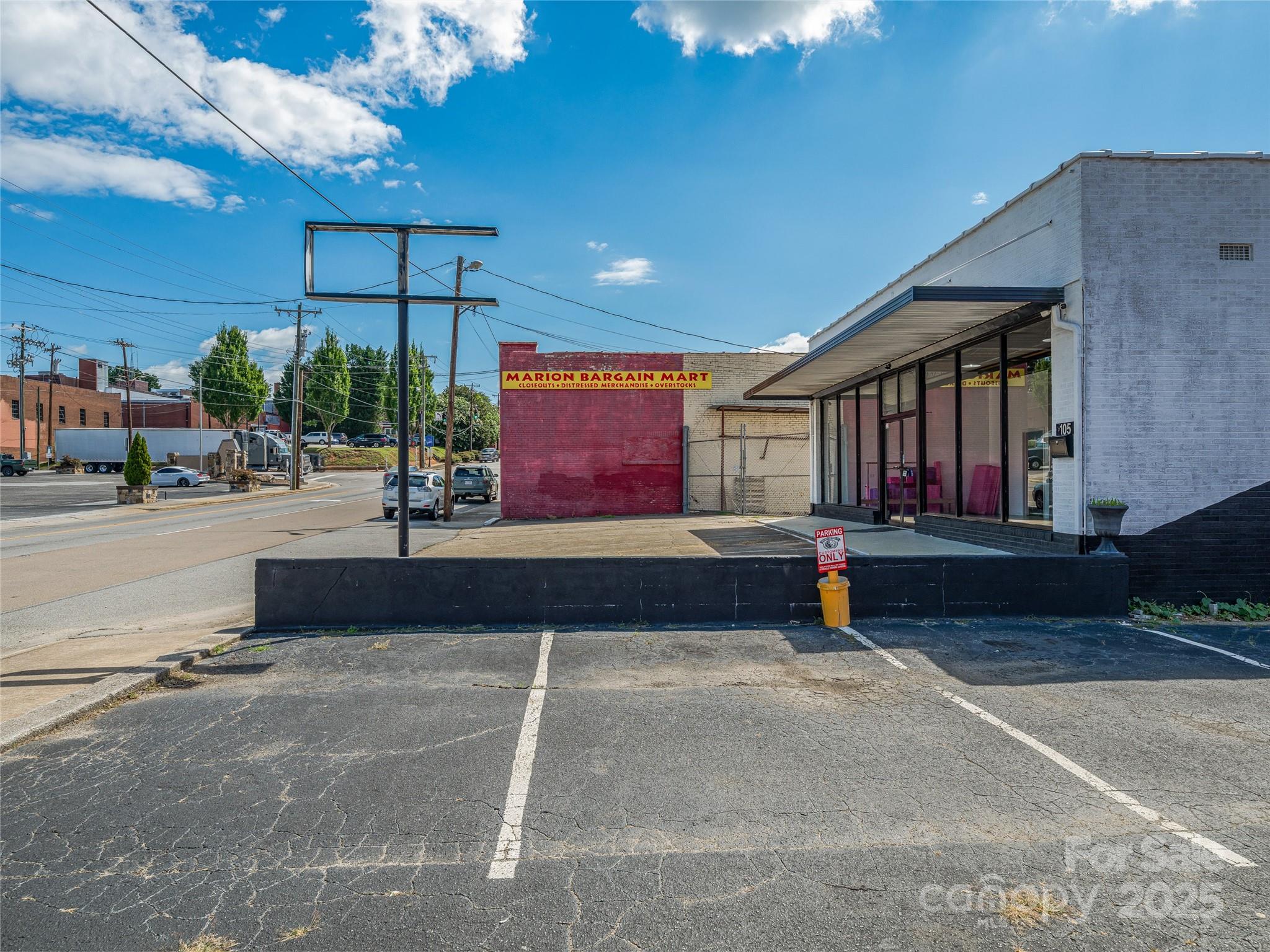 105 W Henderson Street Marion NC 28752