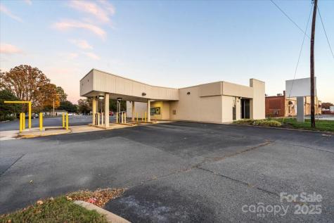 704 N Cannon Boulevard Kannapolis NC 28083