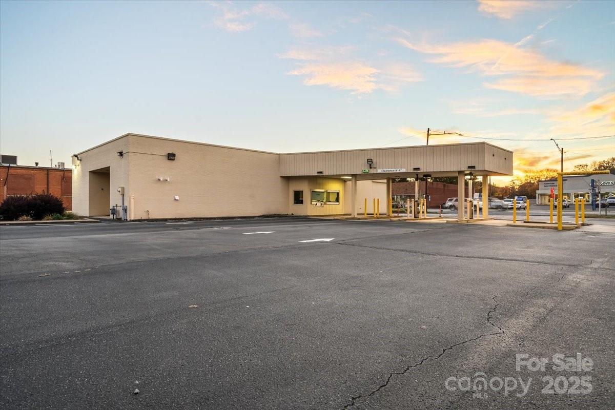 704 N Cannon Boulevard Kannapolis NC 28083