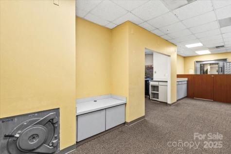 704 N Cannon Boulevard Kannapolis NC 28083