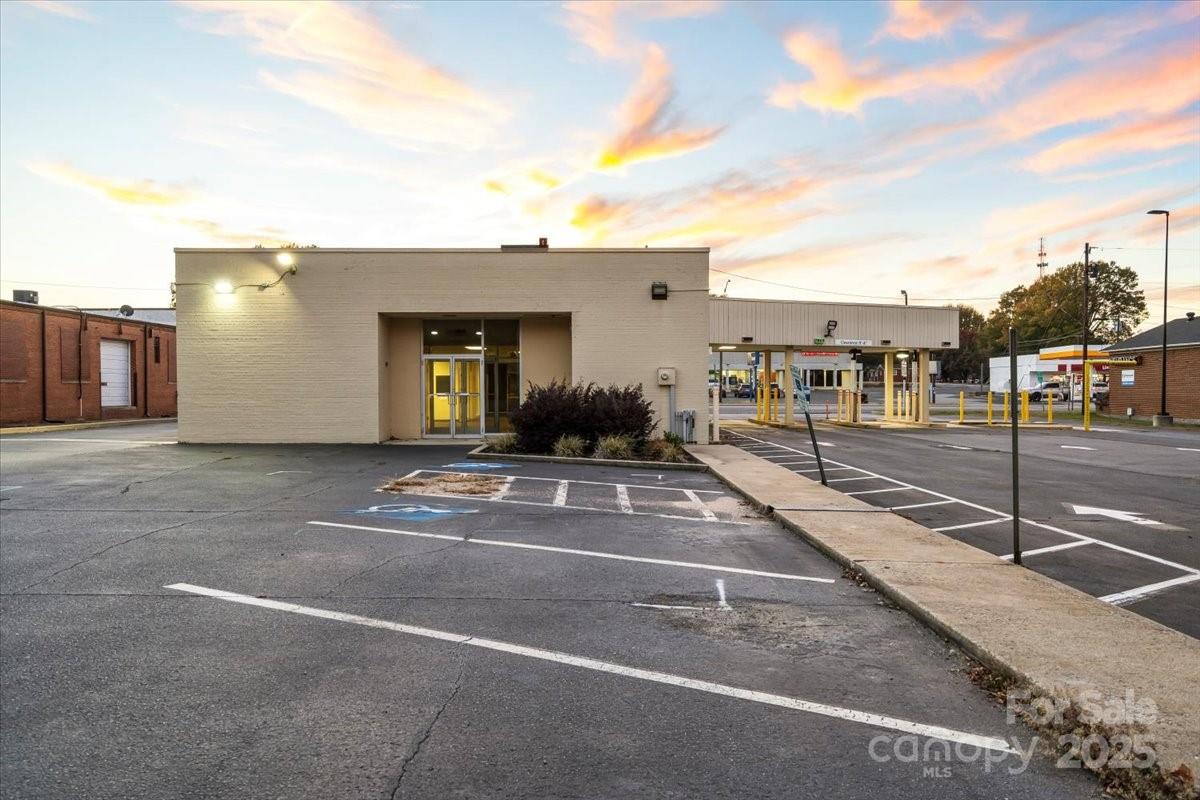 704 N Cannon Boulevard Kannapolis NC 28083