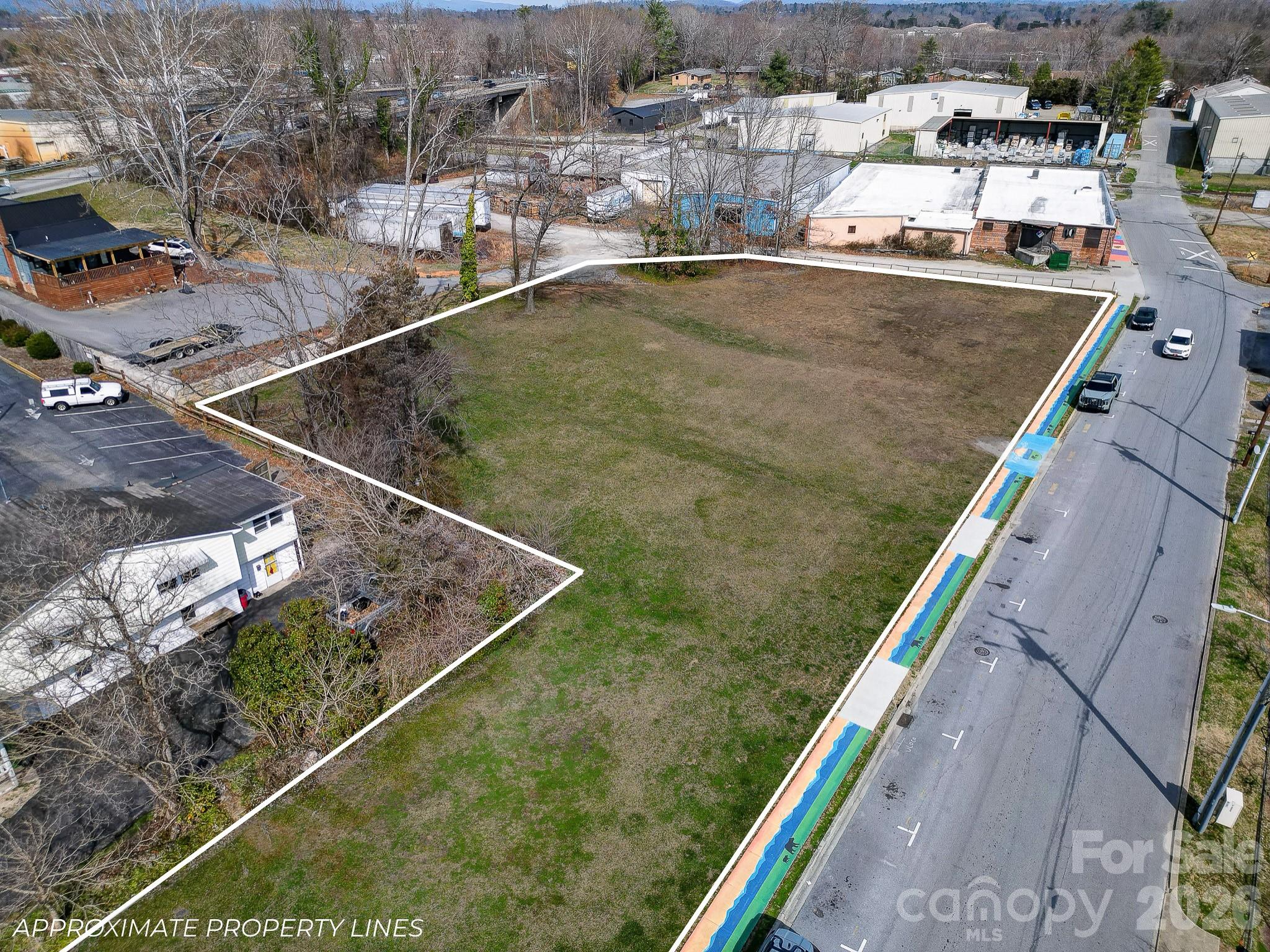 00000 N Grove Street Hendersonville NC 28792