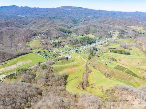 4634 N Highway 421 Highway N Vilas NC 28692