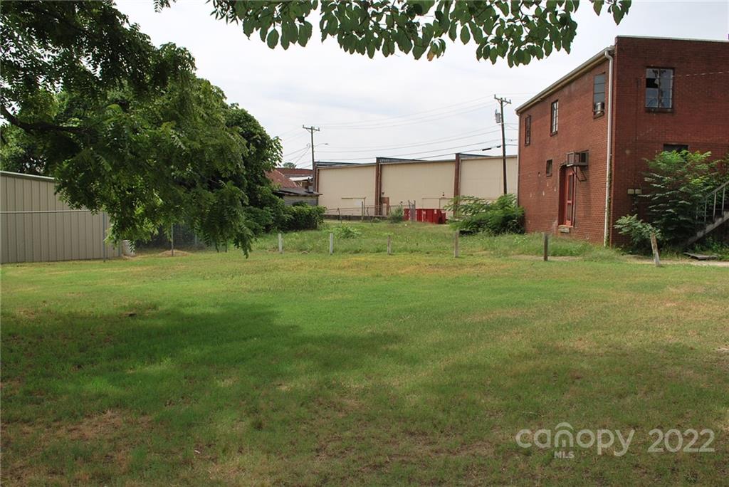 204 N Oakland Avenue Statesville NC 28677