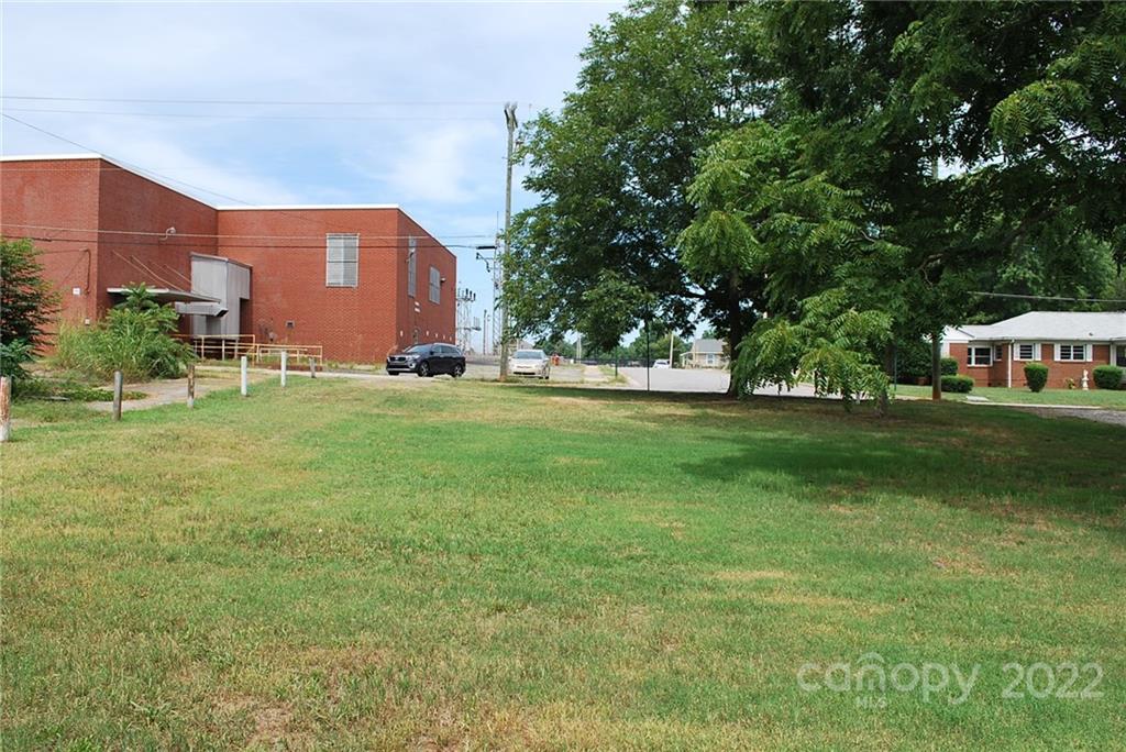 204 N Oakland Avenue Statesville NC 28677