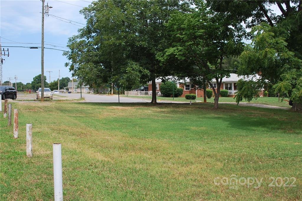 204 N Oakland Avenue Statesville NC 28677