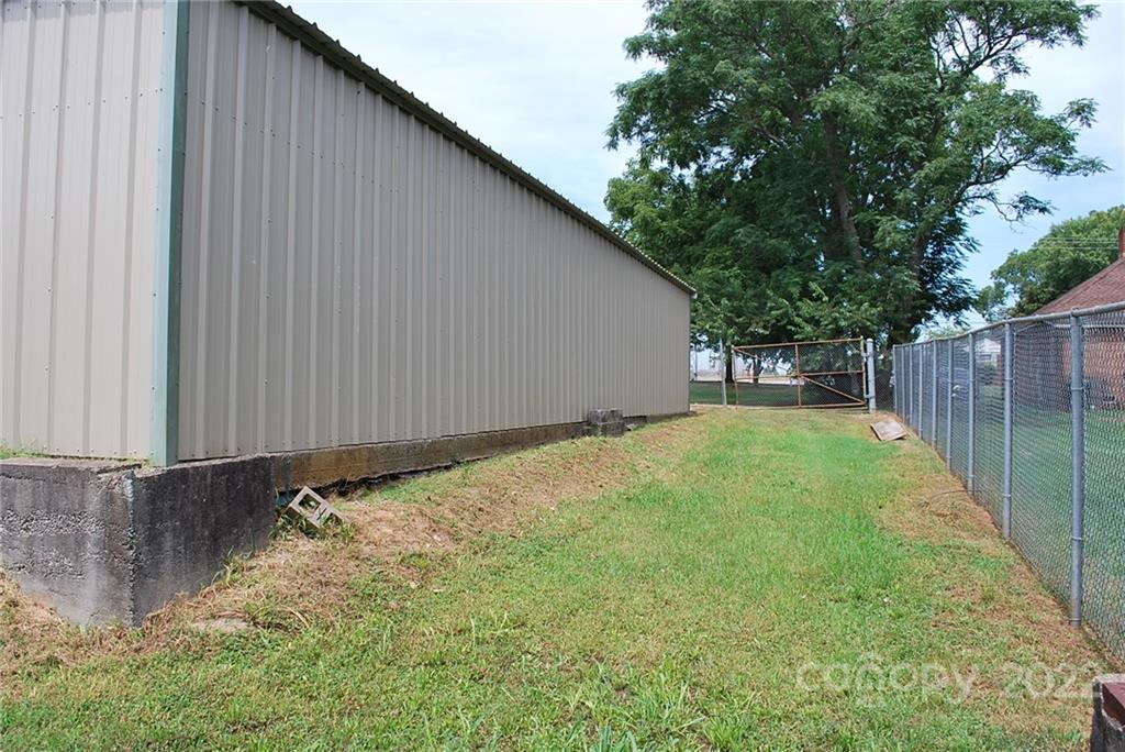204 N Oakland Avenue Statesville NC 28677