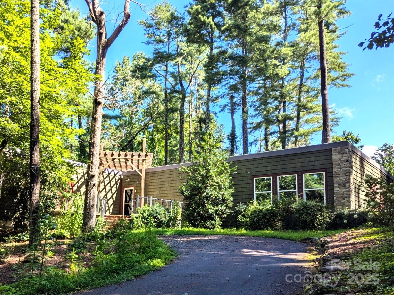 447 Lily Pad Lane Flat Rock NC 28731