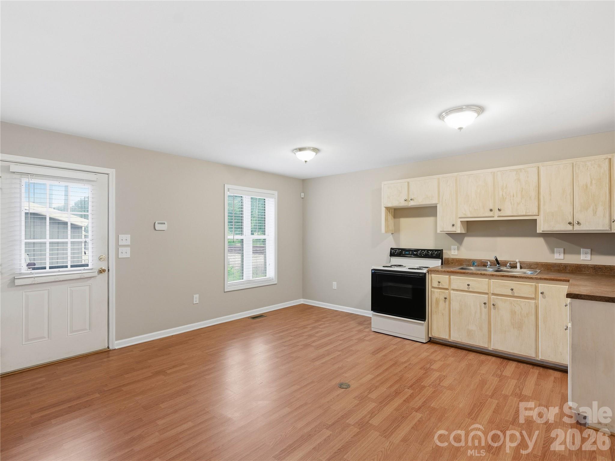 4423 Railroad Avenue Harrisburg NC 28075